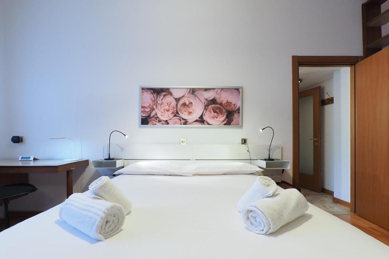Primopiano - Tolmezzo Apartment Milan Bagian luar foto