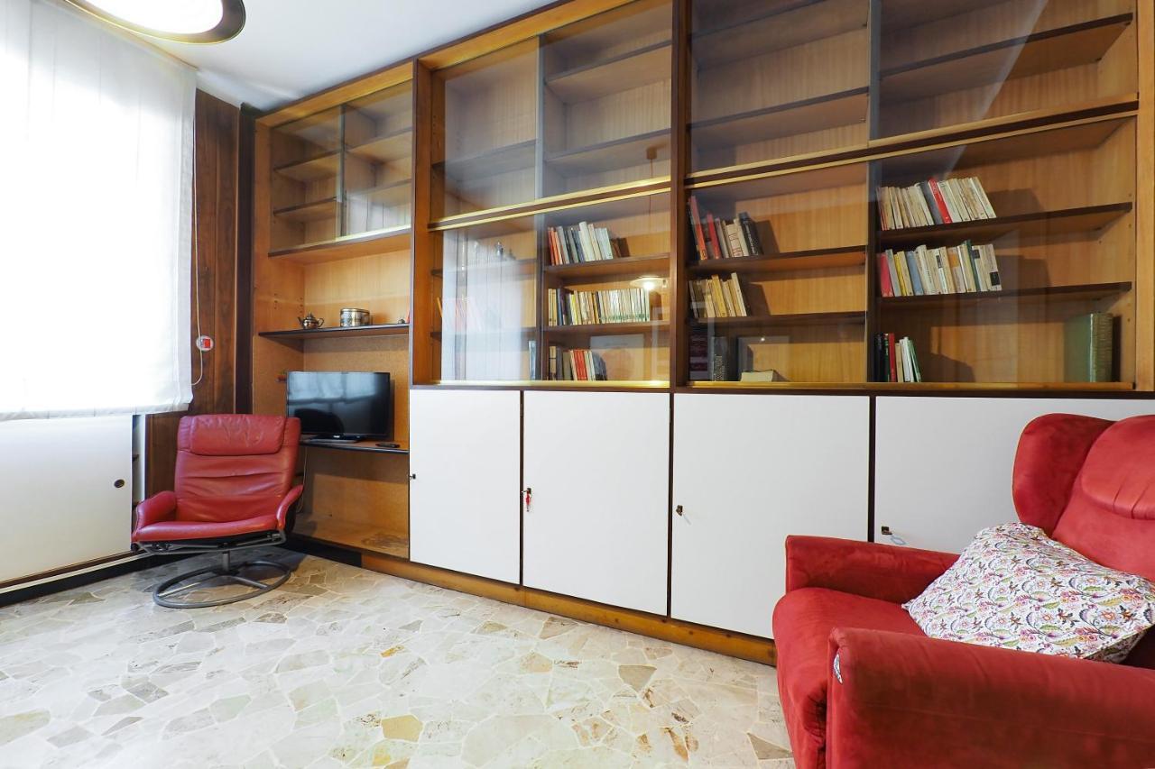 Primopiano - Tolmezzo Apartment Milan Bagian luar foto